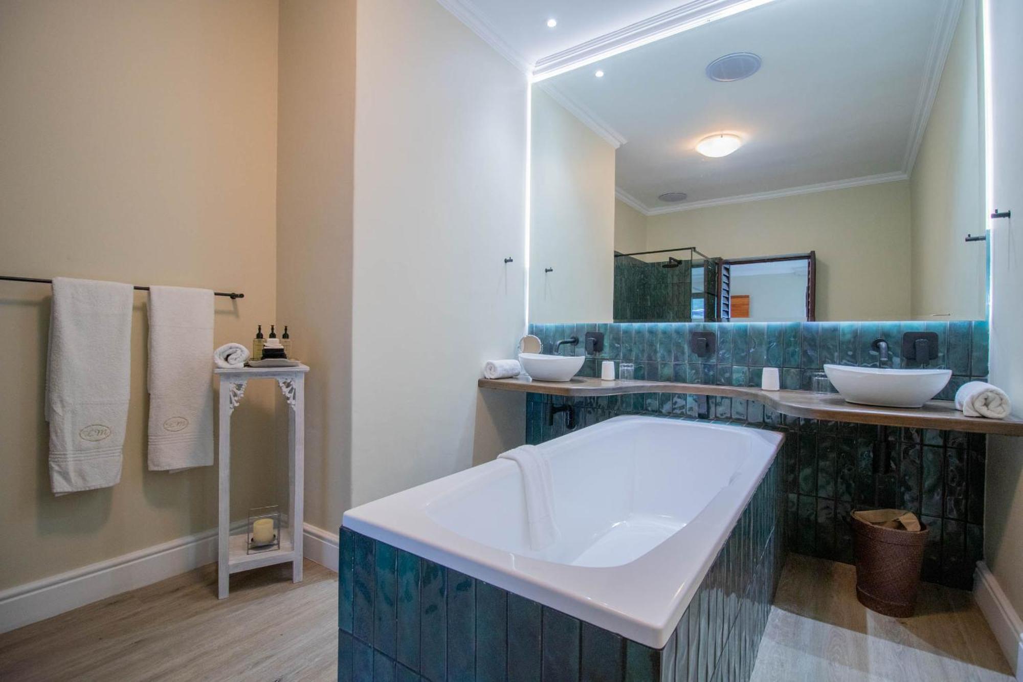 Lavender Manor Guest Lodge Херманус Екстериор снимка